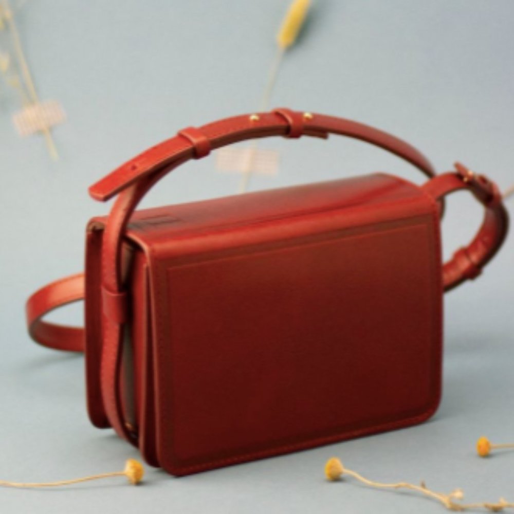 Iriarte Iriarte Douglas Small Leather Book Bag Red